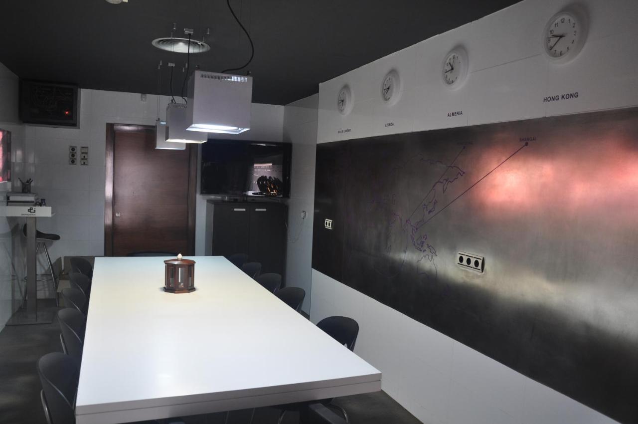 Apartamentos 16:9 Suites Almeria Luaran gambar