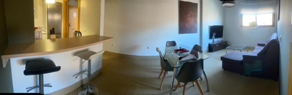 Apartamentos 16:9 Suites Almeria Luaran gambar
